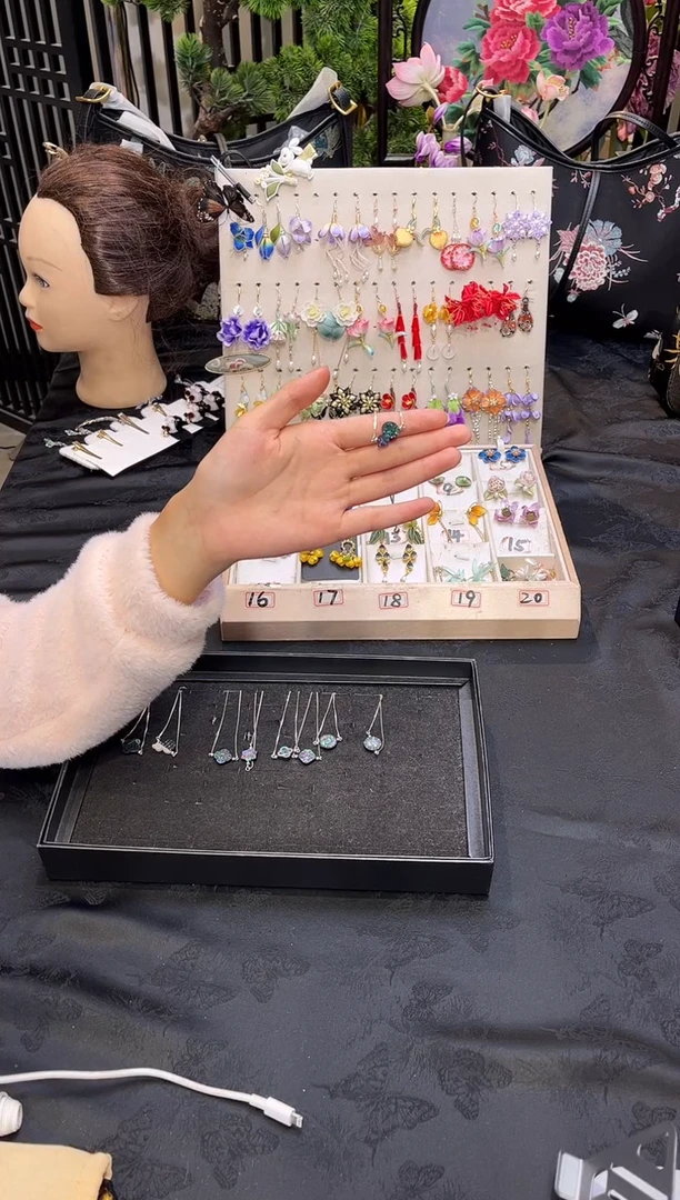 织绣玺**开非遗苏绣手工饰品