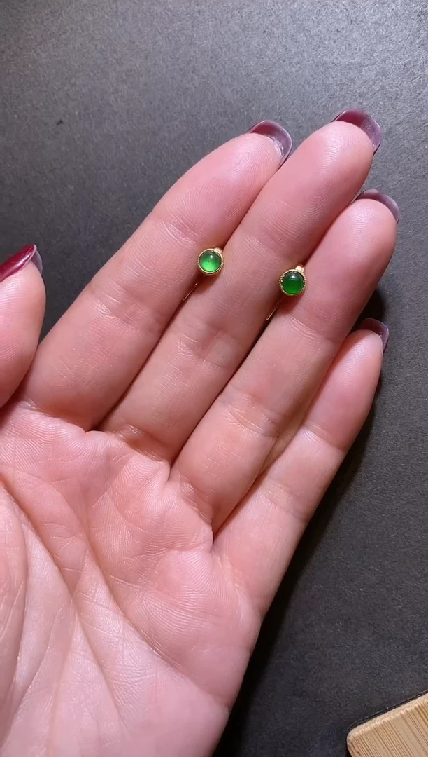 【闪购商品】翡翠耳钉银S925镶嵌翡翠蛋面耳钩