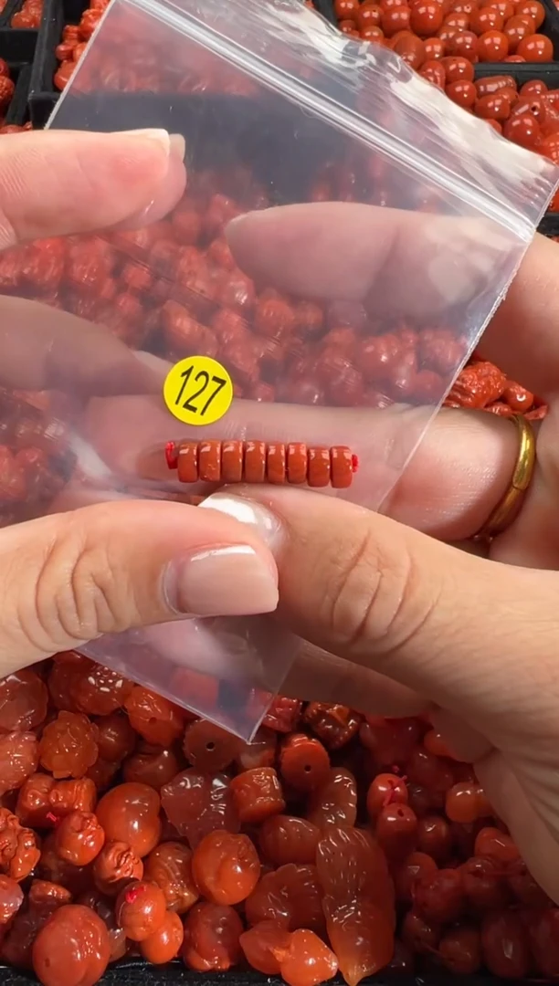 颈饰未镶嵌南红玛瑙1