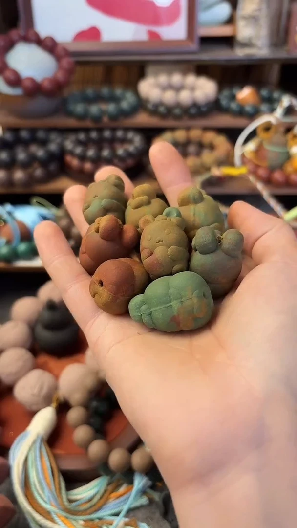 泥塑新****莲小兔子八个