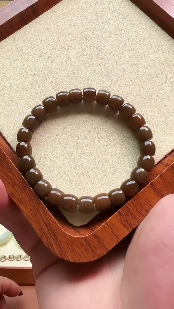 未镶嵌手串和田玉8mm左右且末糖直切单圈