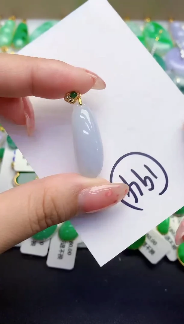 翡翠未镶嵌颈饰缅甸天然翡翠A货