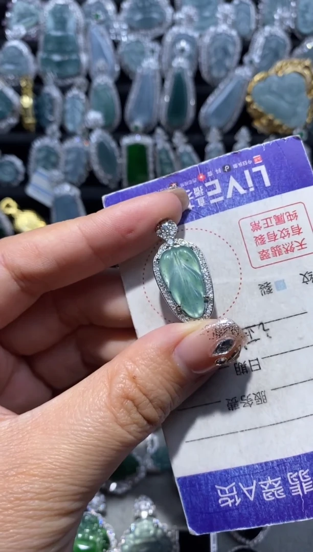 【闪购商品】翡翠颈饰未镶嵌翡翠