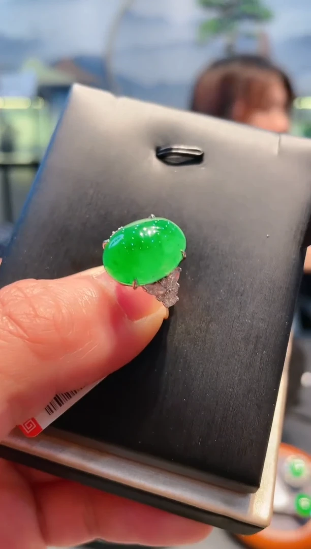 【闪购商品】翡翠颈饰18K金镶嵌A103戒指天然A货翡翠