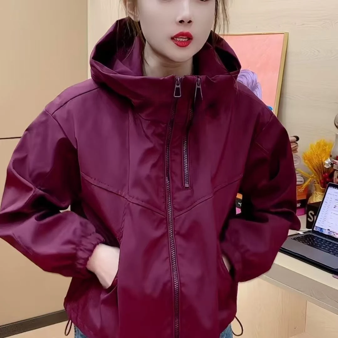 2025新款安可拉红休闲连帽冲锋衣夹克小个子短款防晒防风上衣