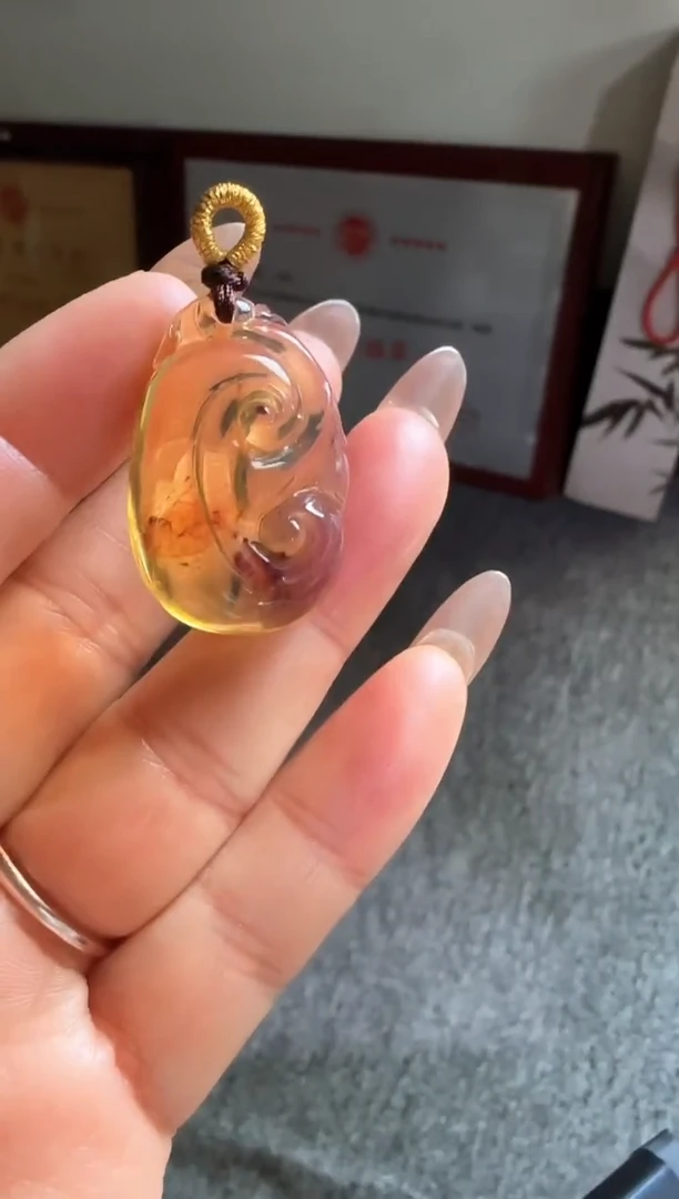 琥珀吊坠(赠链)未镶嵌#82缅甸琥珀蓝珀吊坠