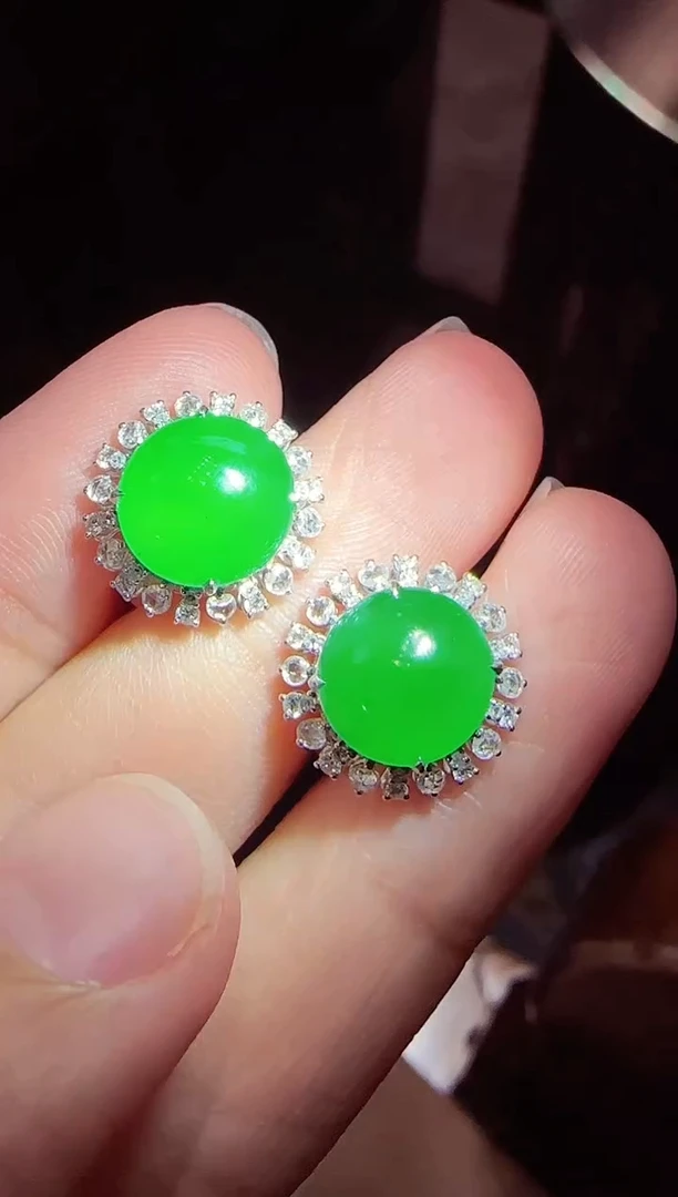 【闪购商品】翡翠耳饰18K金镶嵌蛋面