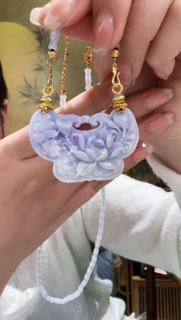 颈饰未镶嵌翡翠吊坠