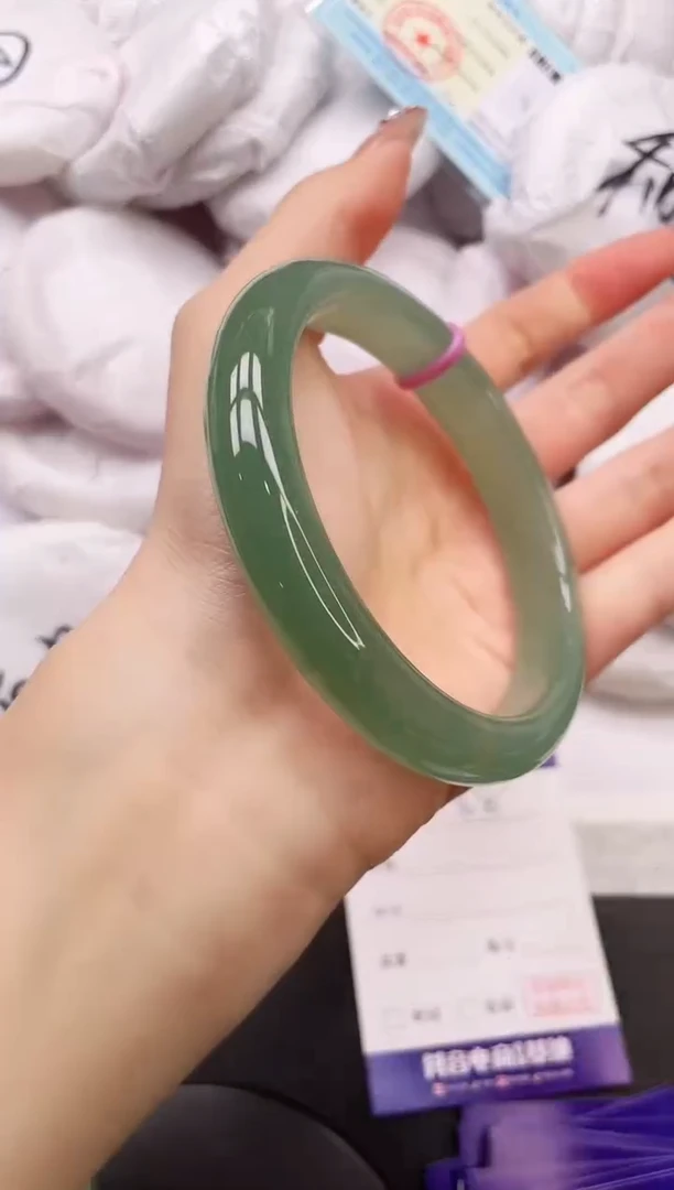 【闪购商品】石英质玉手镯未镶嵌25K68-67