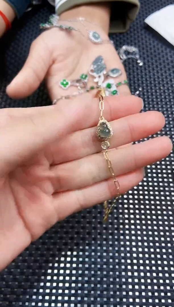 【闪购商品】翡翠手链未镶嵌111111111