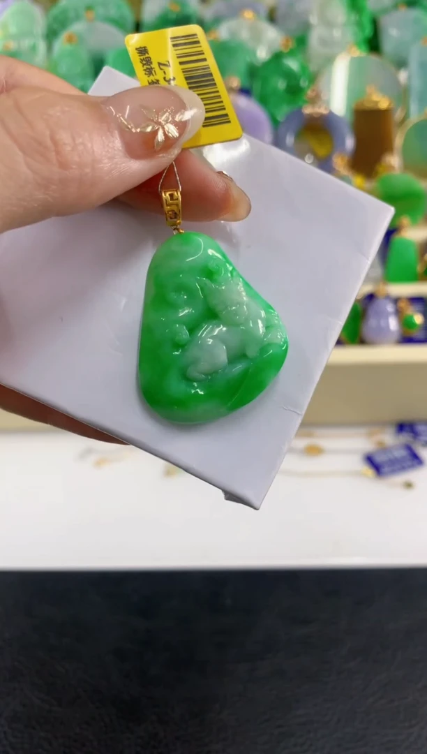 吊坠(不含链)18K金镶嵌翡翠挂件