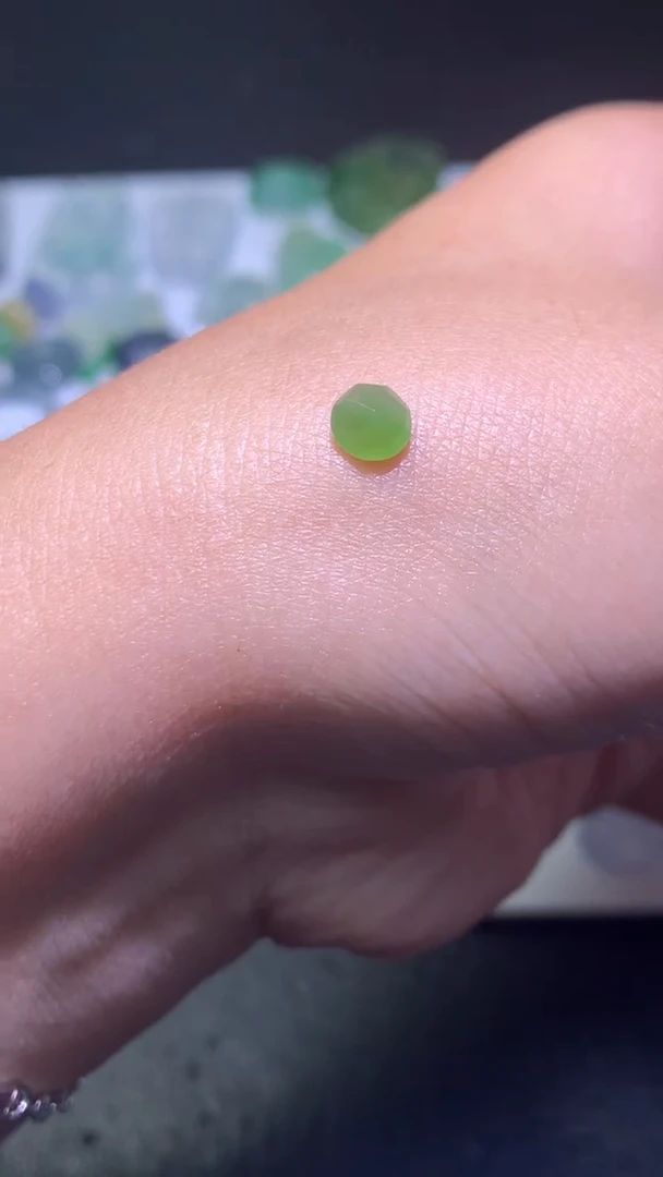 未镶嵌定制翡翠优***福毛货