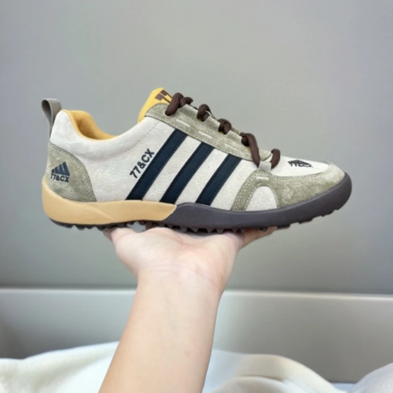 2025秋季新款时尚休闲风磨砂潮流男鞋春秋皮革拼接百搭轻便舒适鞋