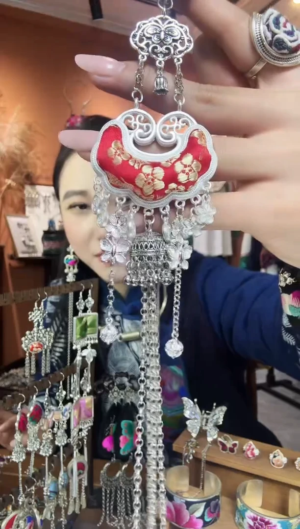 【闪购商品】刺绣纯手工民族风压襟