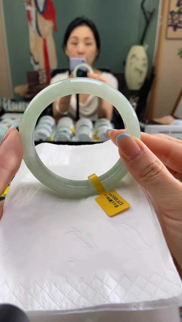 翡翠手镯未镶嵌62.6圈口t