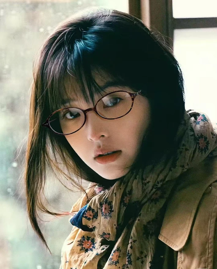 FJ（100-330）2025年网红INS百搭风女士穿搭神器素颜镜平光镜超轻