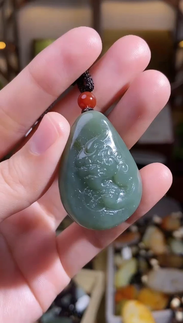 颈饰未镶嵌和田玉1