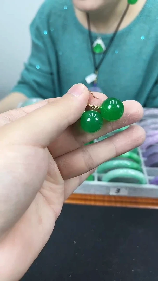 【闪购商品】砖雕s51    正阳绿龙珠耳钉