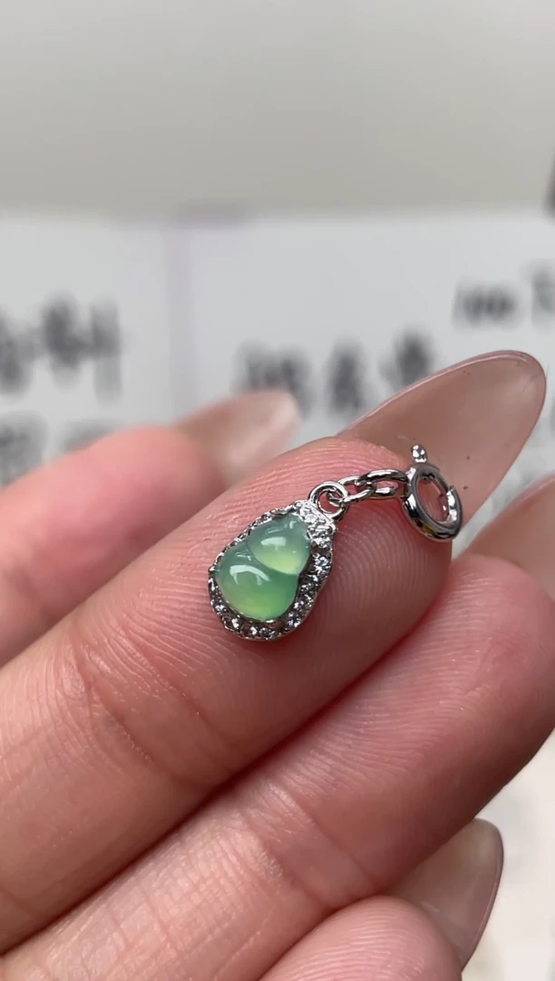 颈饰银S925镶嵌翡翠（33号链接）纯天然A货缅甸翡翠葫芦（微瑕）