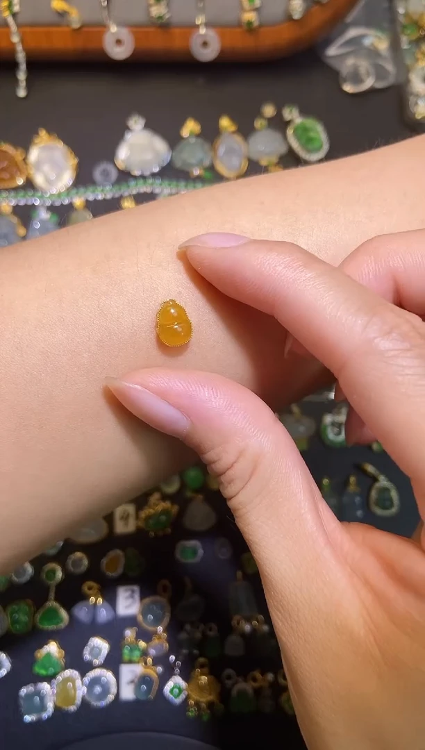 翡翠18K金镶嵌吊坠(不含链)家*天然a货翡翠