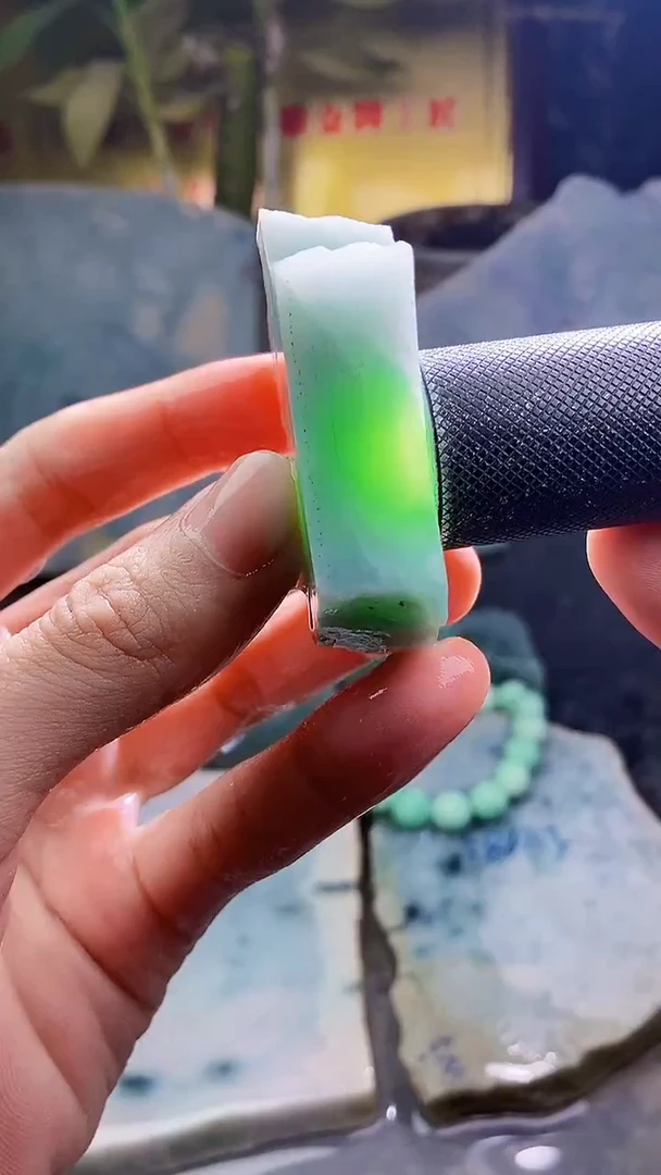 未镶嵌挂件翡翠小雨128