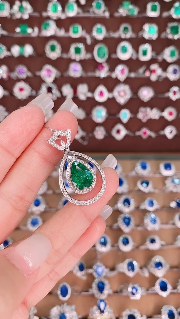 【闪购商品】祖母绿18K金吊坠18K金镶嵌3.05克拉