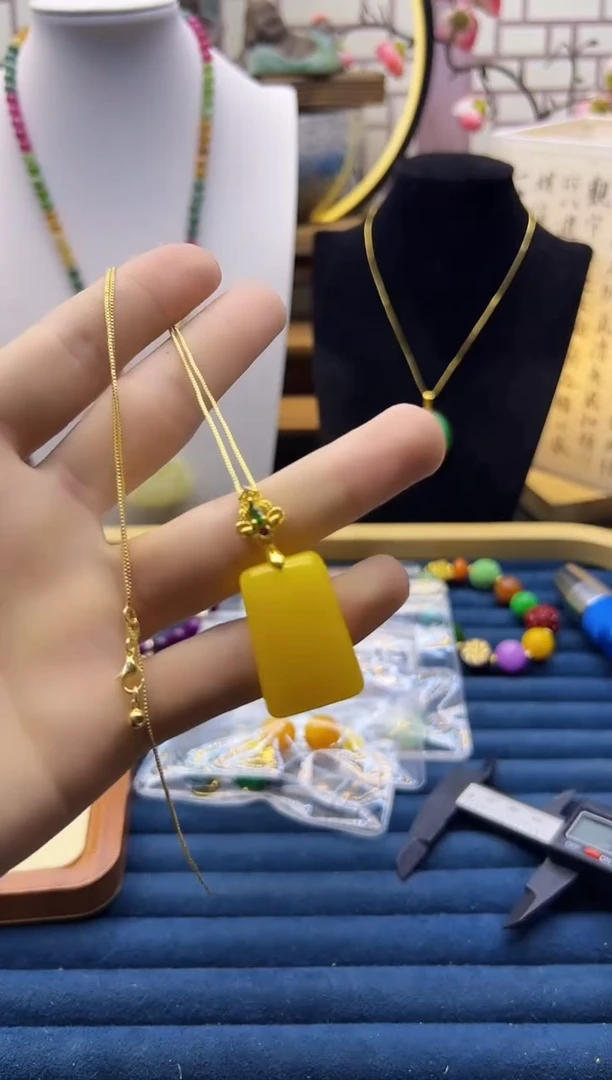 【闪购商品】蜜蜡耳饰14K金镶嵌D63