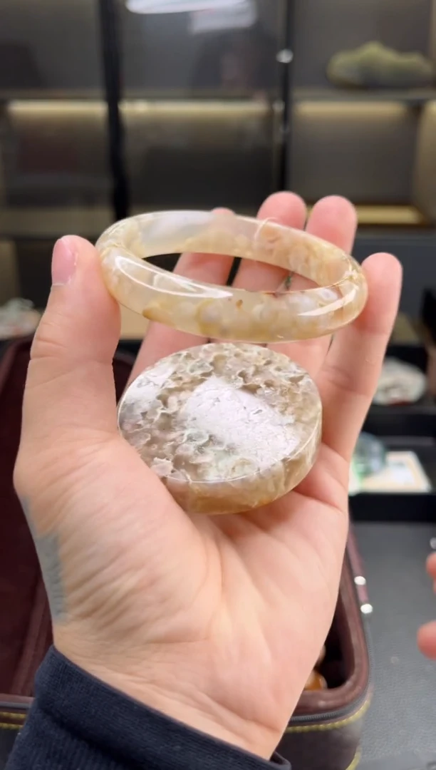 石英质玉手镯未镶嵌56圈口（赠送镯心）3910116