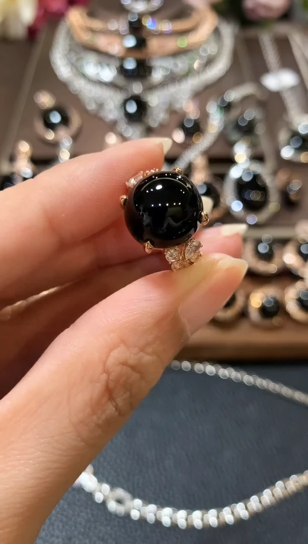 18K金镶嵌戒指翡翠m58