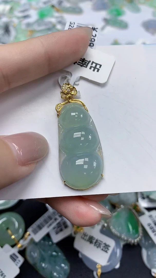 翡翠18K金镶嵌颈饰天然缅甸翡翠A货