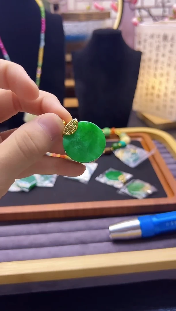 【闪购商品】翡翠颈饰14K金镶嵌D118