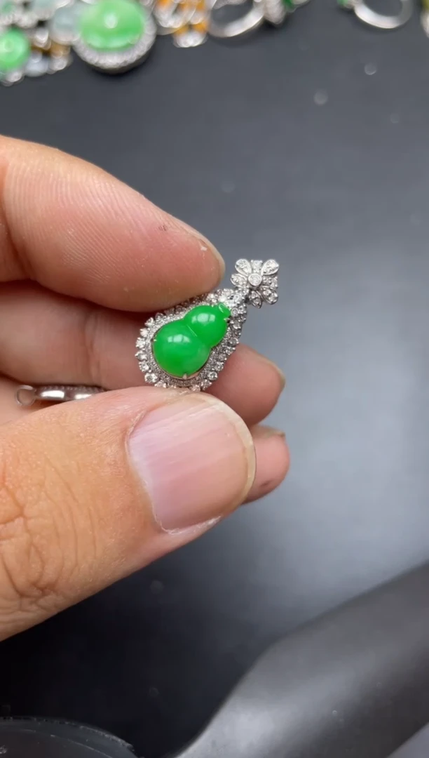 【闪购商品】翡翠颈饰18K金镶嵌汤寄售商品不退不换