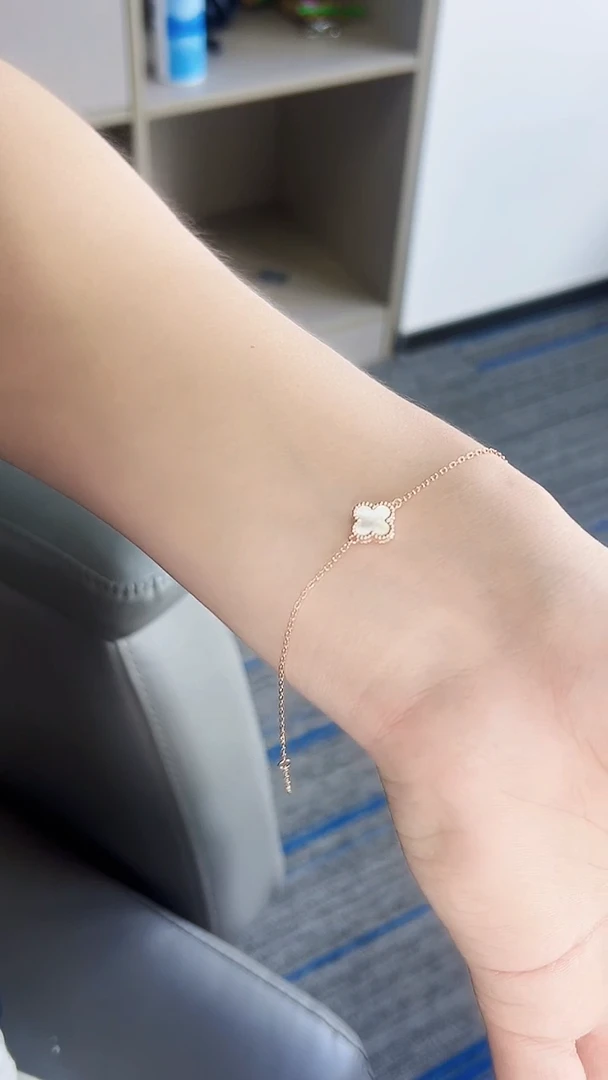 手链贝壳（贝母）18K金镶嵌18K玫单花10mm白贝母四叶草手链