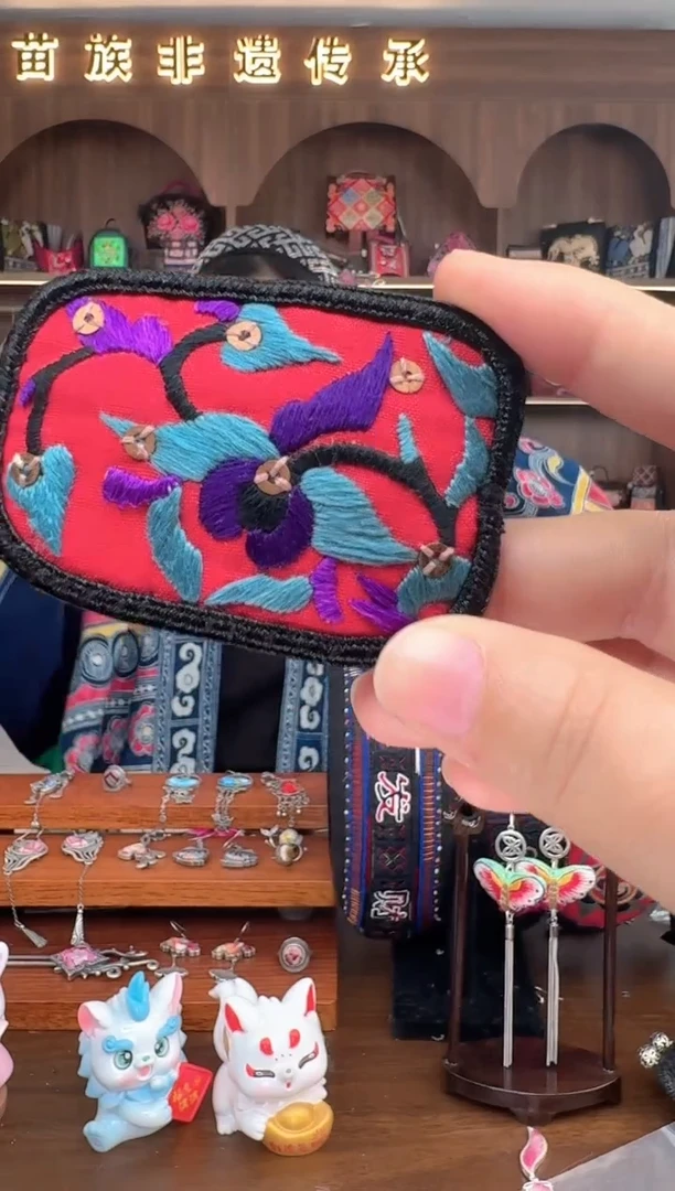 【闪购商品】织绣扶光苗绣传承209