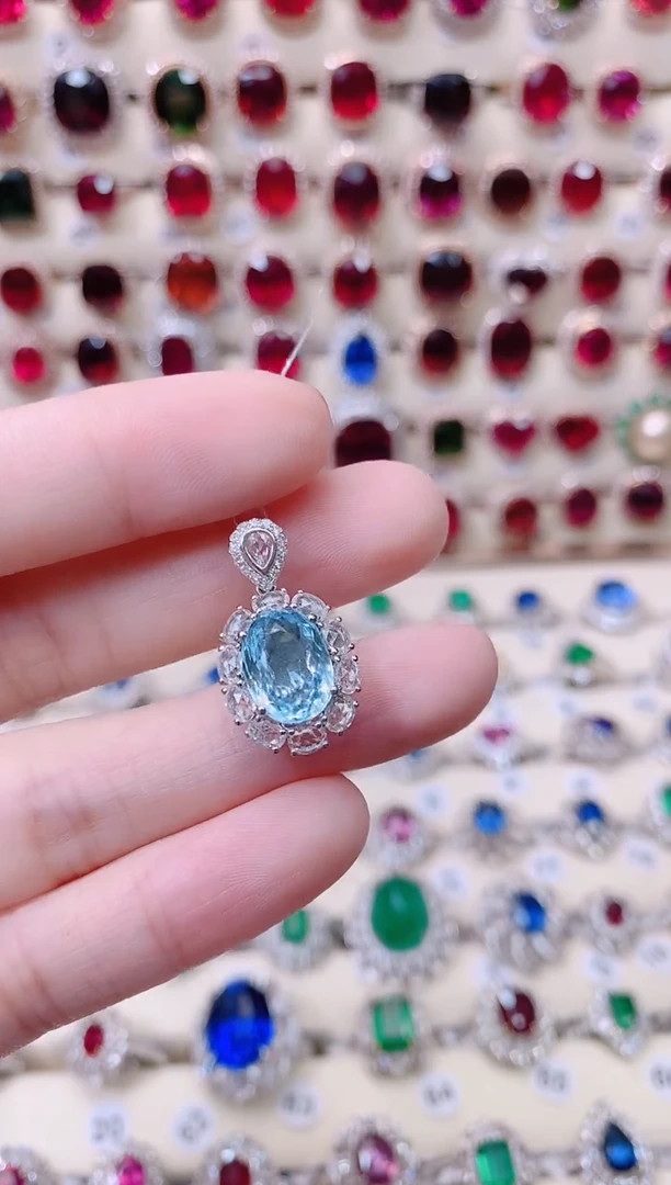 18K金镶嵌吊坠(不含链)海蓝宝石陌*姐1