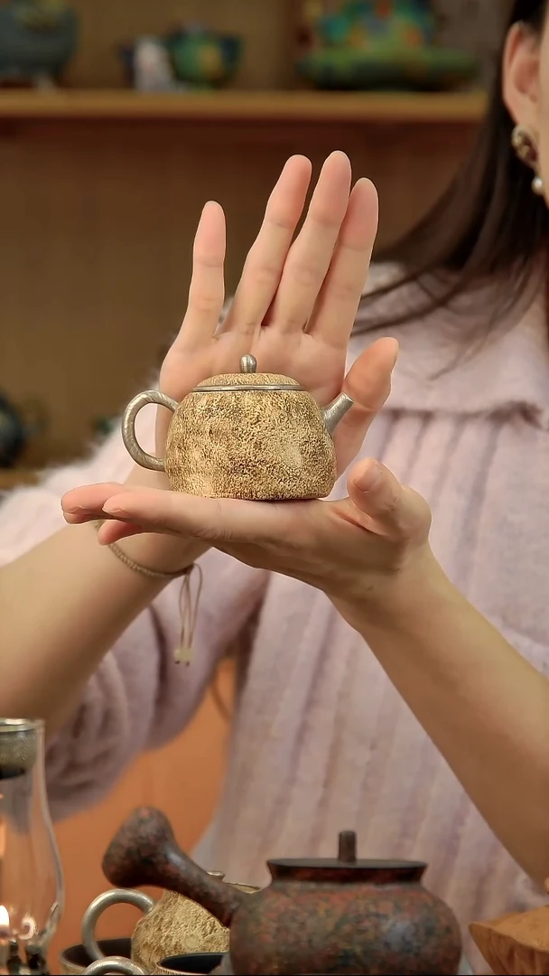 言野手作 粉引仿古秦权壶