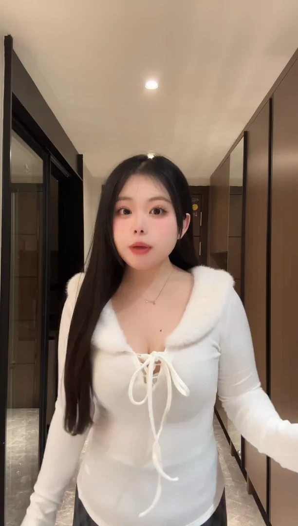 微胖女生打底上衣白毛领 120-140