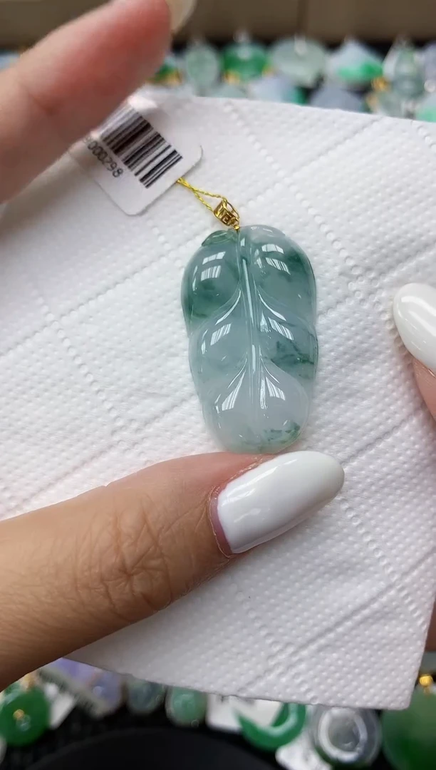 颈饰18K金镶嵌翡翠11111111111