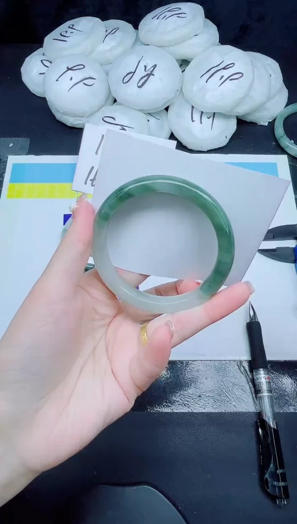 石英质玉手镯未镶嵌166-58.9