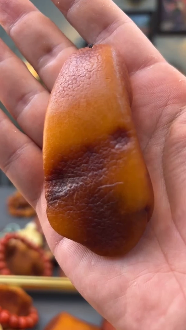 未镶嵌颈饰琥珀手把