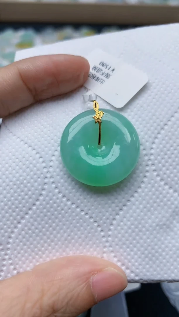 翡翠18K金镶嵌颈饰天然缅甸A货翡翠