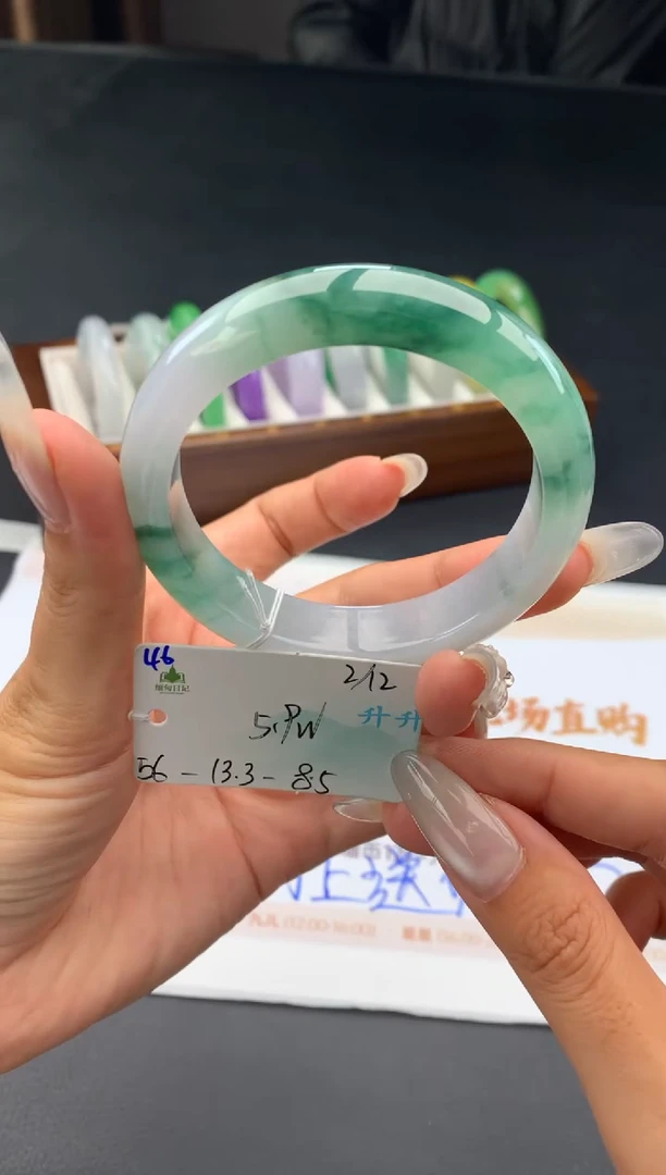未镶嵌手镯翡翠翡翠自带#送人#，假一赔三