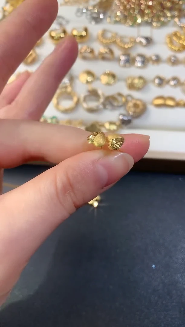 【闪购商品】18K金耳饰爱心耳钉|288+0