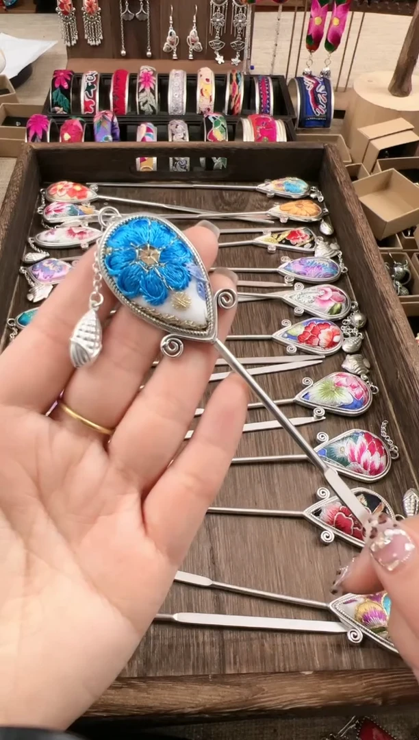 【闪购商品】织绣民族风老绣饰品307