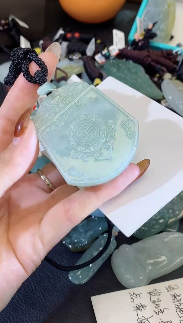 颈饰未镶嵌翡翠缅甸天然翡翠v