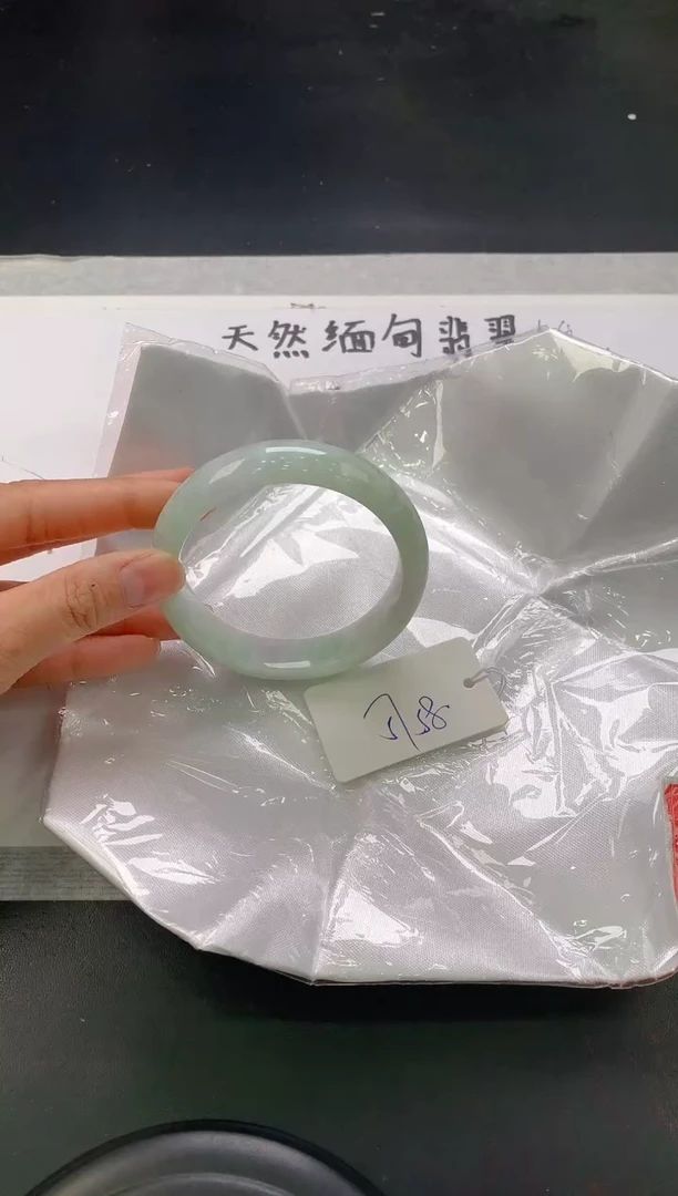 翡翠手镯未镶嵌57
