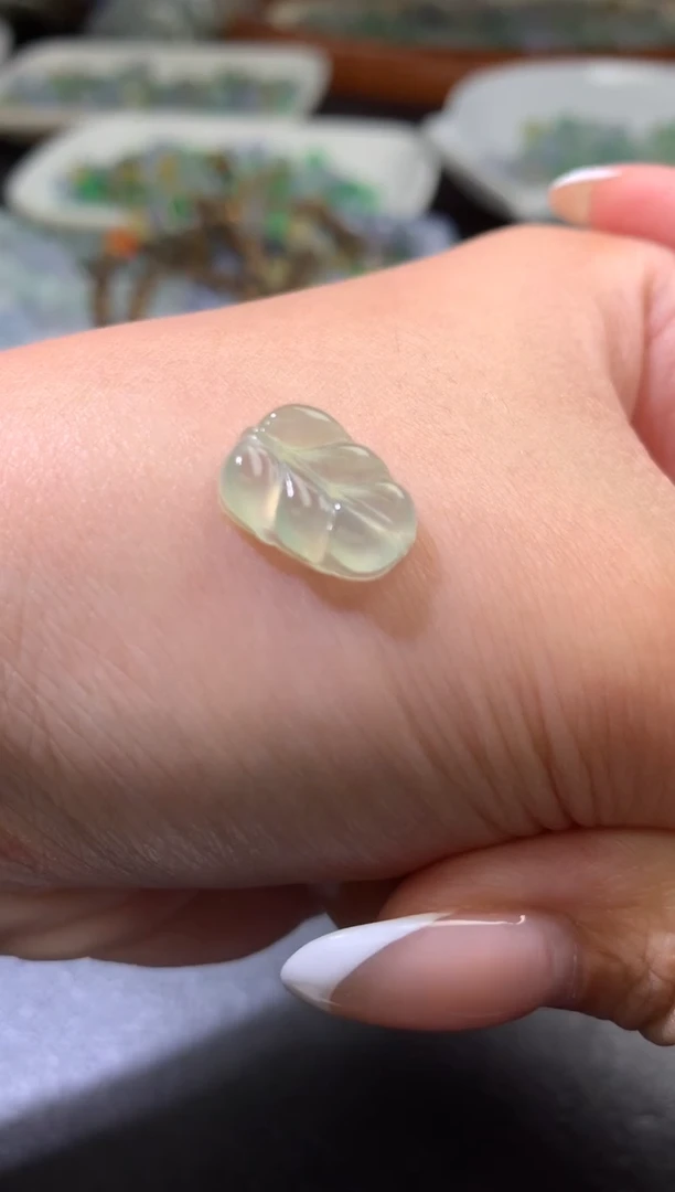 未镶嵌定制翡翠毛货 13.6-9-3.6