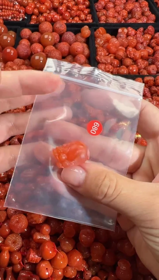 南红玛瑙未镶嵌颈饰1