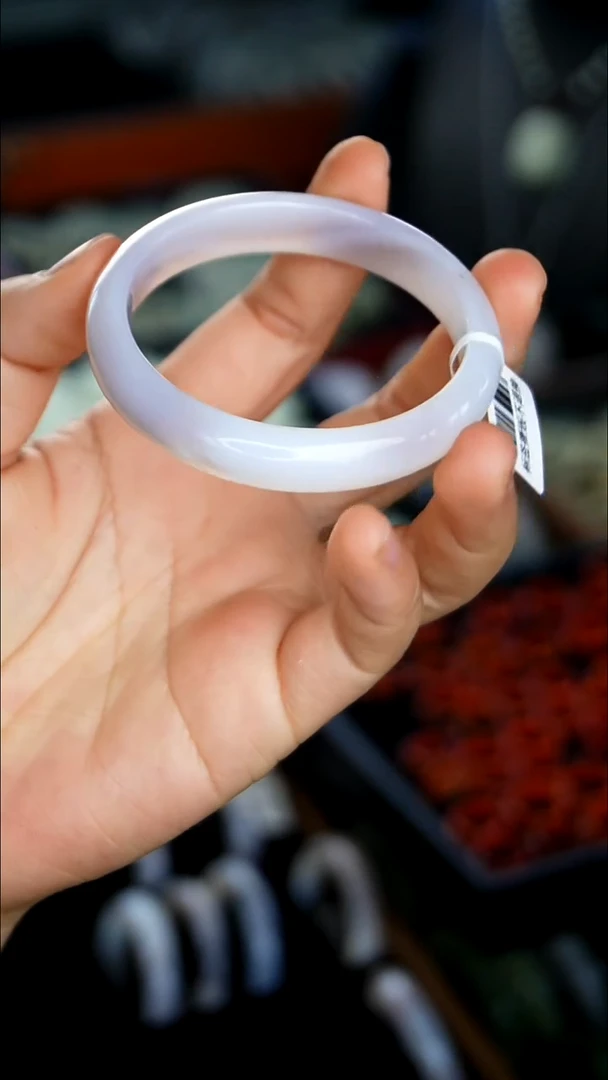 未镶嵌镯子玛瑙/玉髓1.8   55