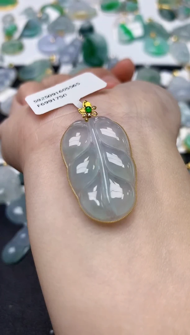 颈饰18K金镶嵌翡翠天然缅甸A货翡翠